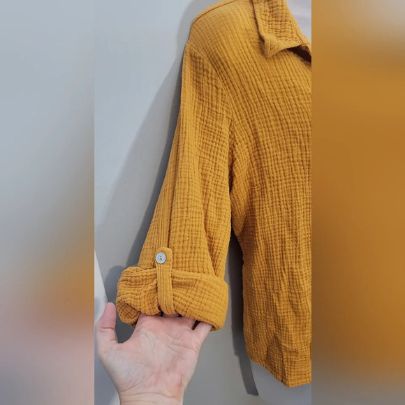 VTG Kleio button down light weight top, mustard color, textured material - Picture 8 of 9
